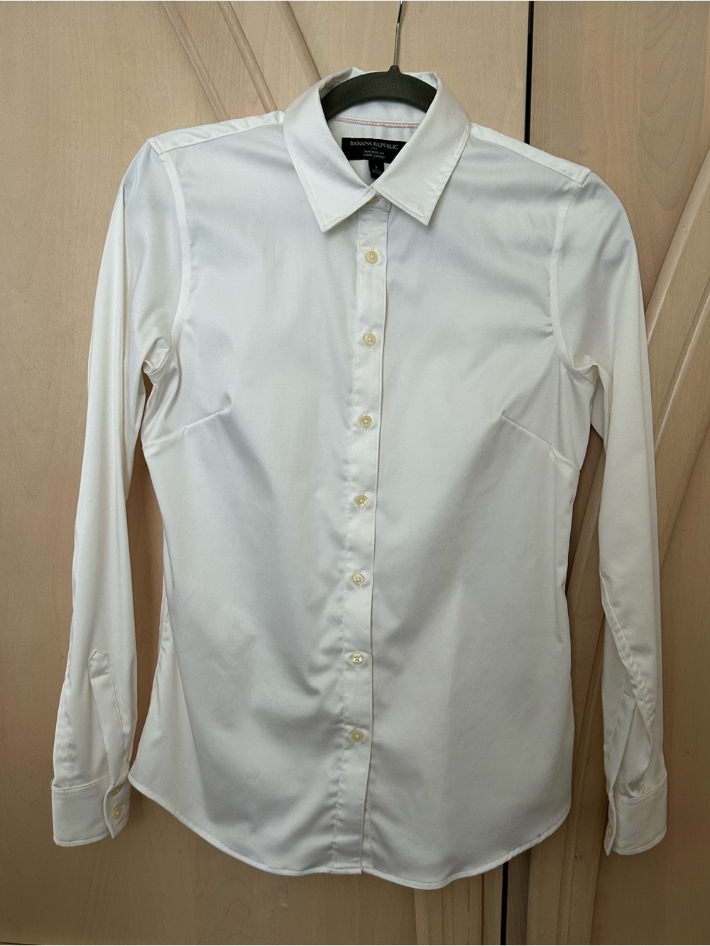 Banana Republic Women’s White Button-Down Shirt